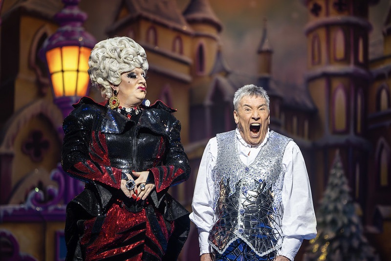 Snow White and the Seven Dwarfs – Alhambra Bradford - North West End UK